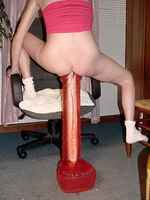 Kolmatta jalkaa asentamassa