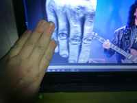 mietin tässä että oliko tommy iommin sormet kuitenkin vain media