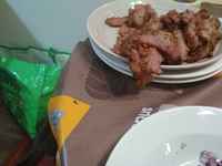 Euron possusiivu, likainen pöytäliina ja sen vartija