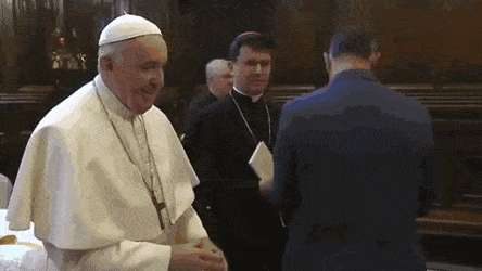 Paavi ei halua
