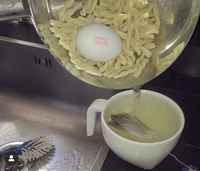 Kananpaskan makuiset makaryllit ja tee