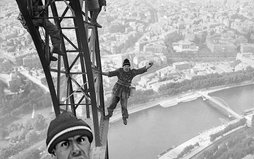 eiffel tornia rakentamassa 1888