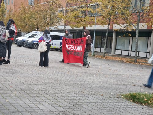 Itiksen jättimäinen mielenosoitus