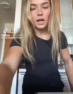 Fitta, katten med hunden sekä nainen ynnä neekeri