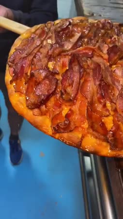 Pekonipizza