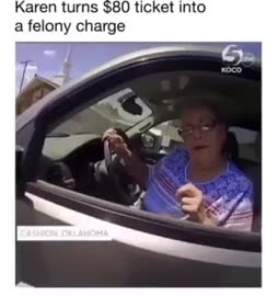 karen kokeilee pikku kikkaa