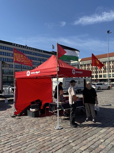 Pöpi ja tungos vaaliteltalla