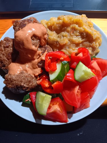 Tein vähän lihapullia ja pottumuusin kaltaista valmistetta