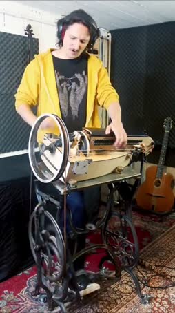 Mummon singer