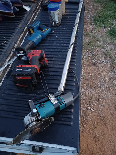 tee-se-itse pensastrimmeri