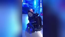 Stephen Hawking harrastelemas