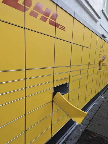 JOULUKALENTERIN ENSIMMÄINEN LUUKKU