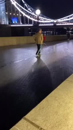 terminator kävelyä